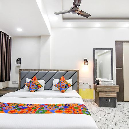 Fabexpress Sr Royale - Nr Sealdah Station Hotel โกลกาตา ภายนอก รูปภาพ
