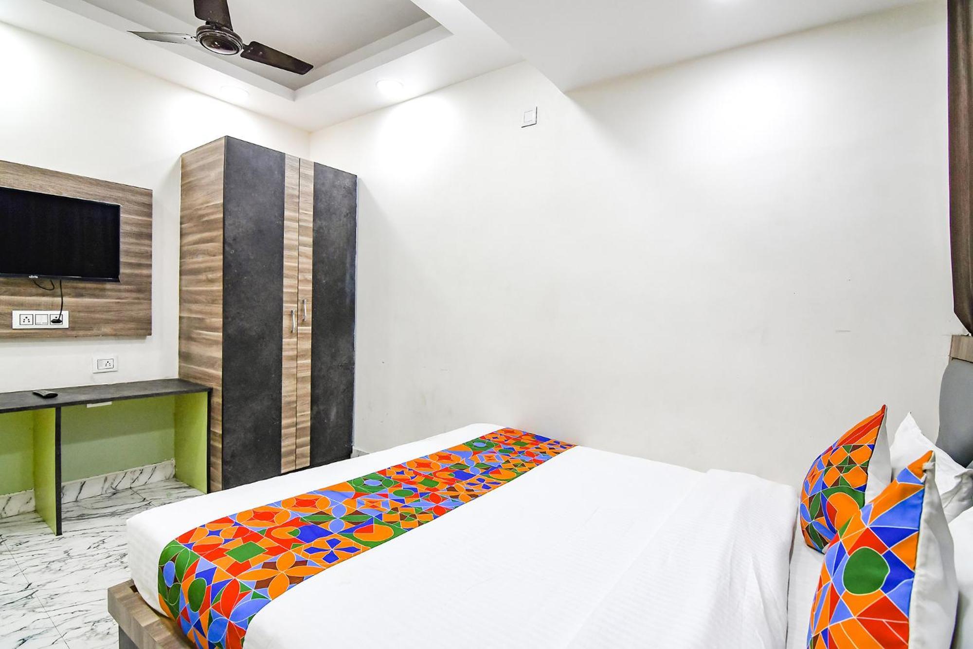 Fabexpress Sr Royale - Nr Sealdah Station Hotel โกลกาตา ภายนอก รูปภาพ
