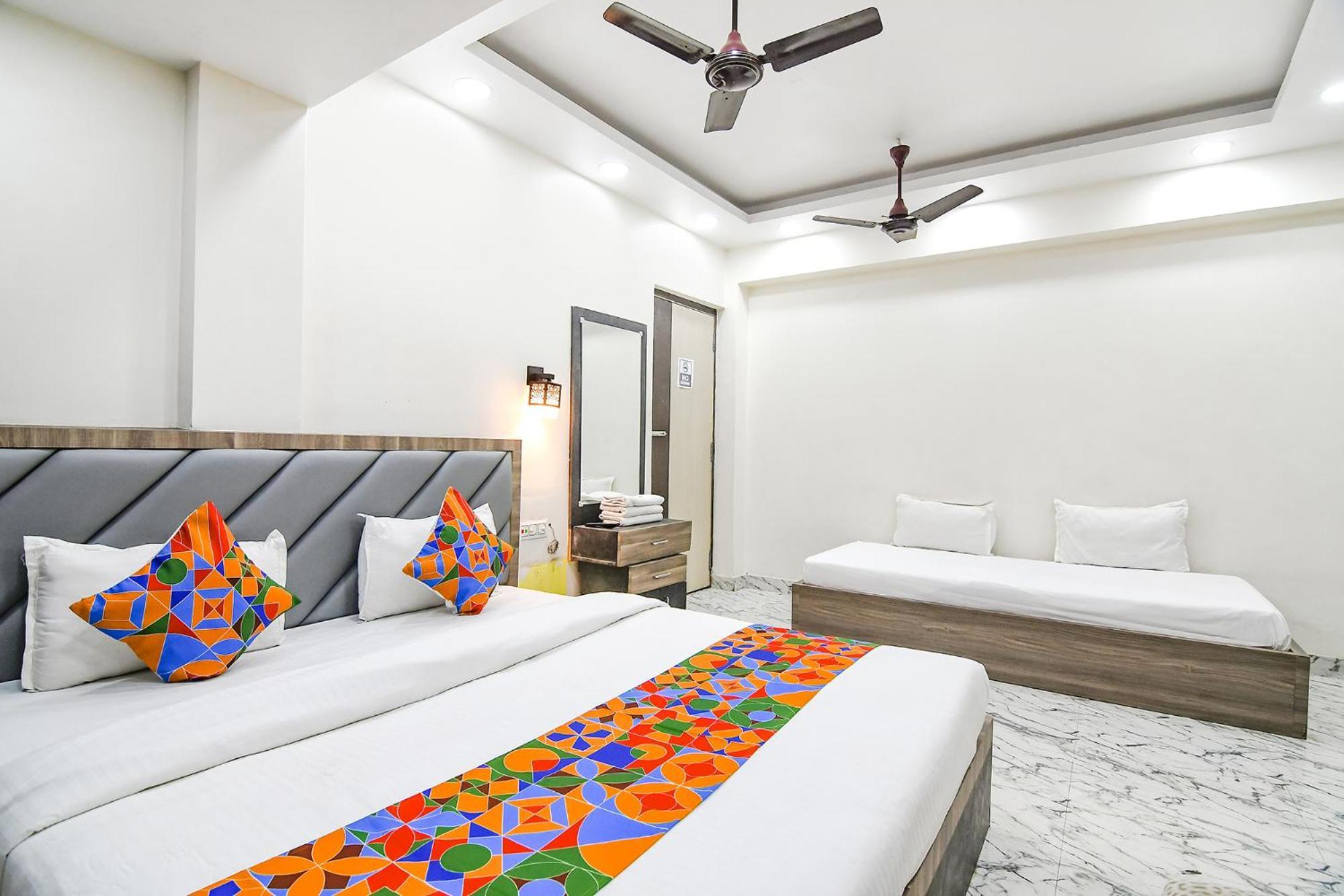 Fabexpress Sr Royale - Nr Sealdah Station Hotel โกลกาตา ภายนอก รูปภาพ