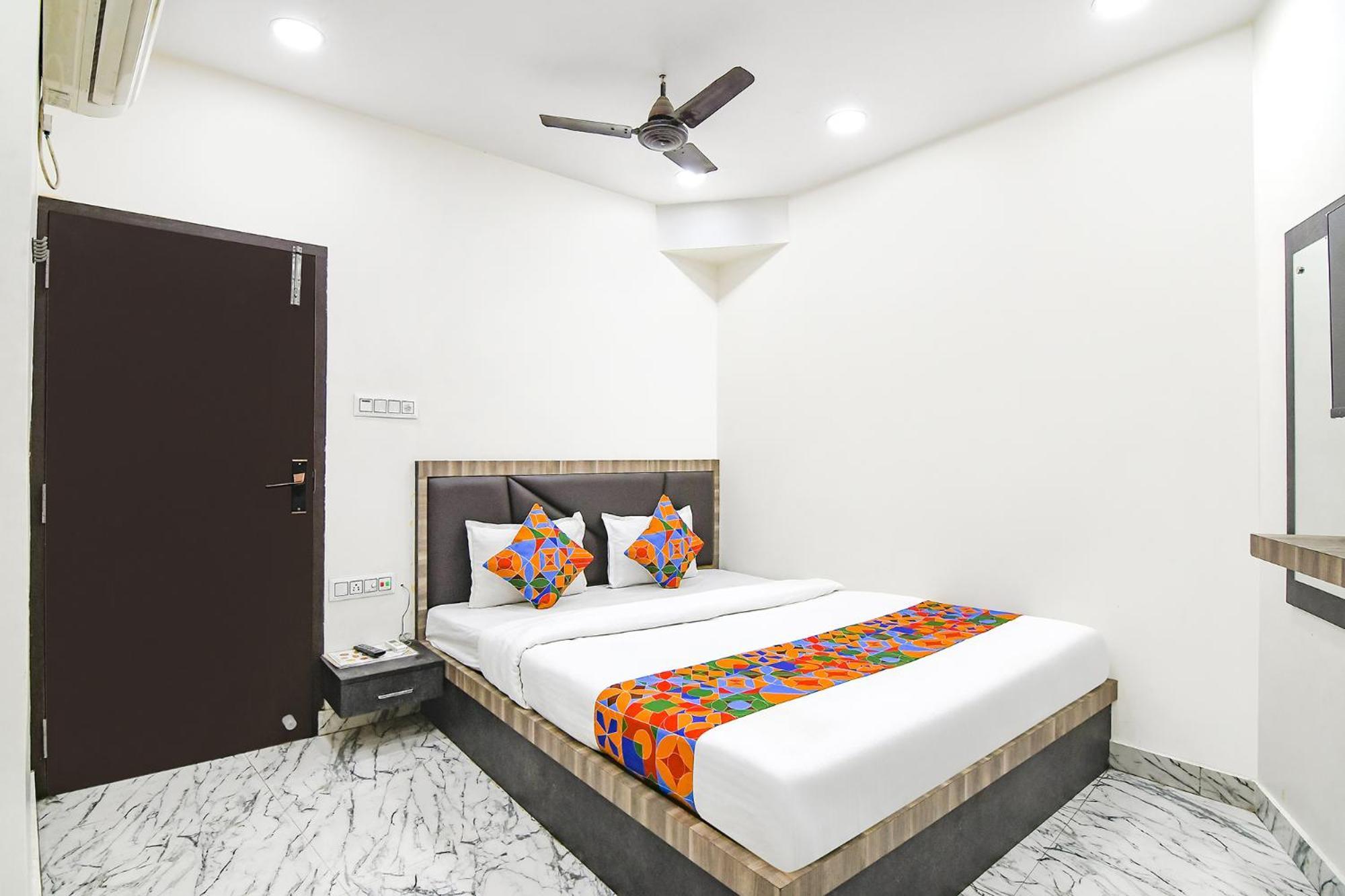 Fabexpress Sr Royale - Nr Sealdah Station Hotel โกลกาตา ภายนอก รูปภาพ