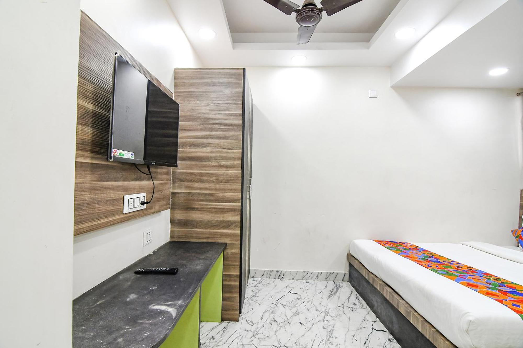 Fabexpress Sr Royale - Nr Sealdah Station Hotel โกลกาตา ภายนอก รูปภาพ