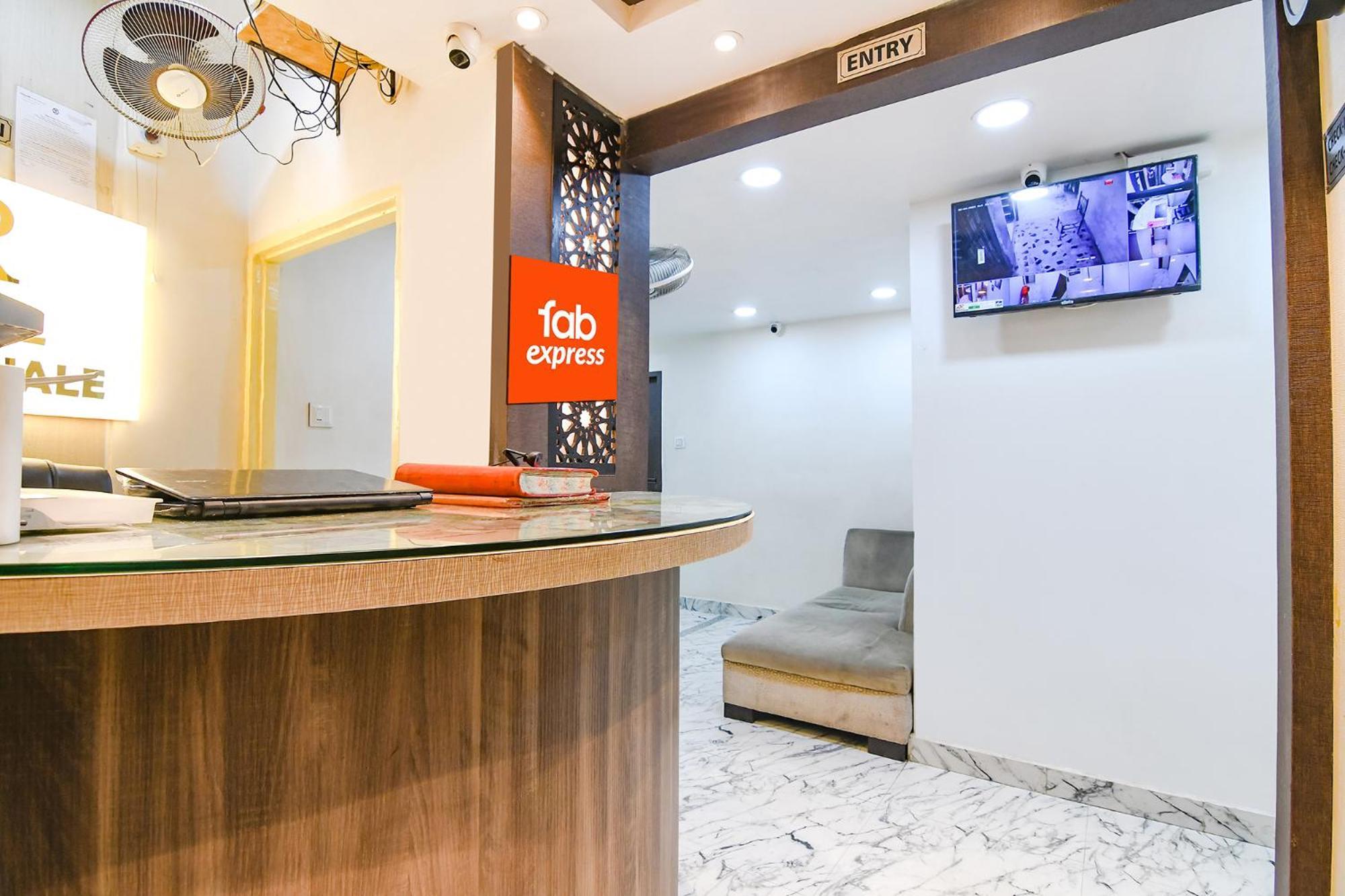 Fabexpress Sr Royale - Nr Sealdah Station Hotel โกลกาตา ภายนอก รูปภาพ