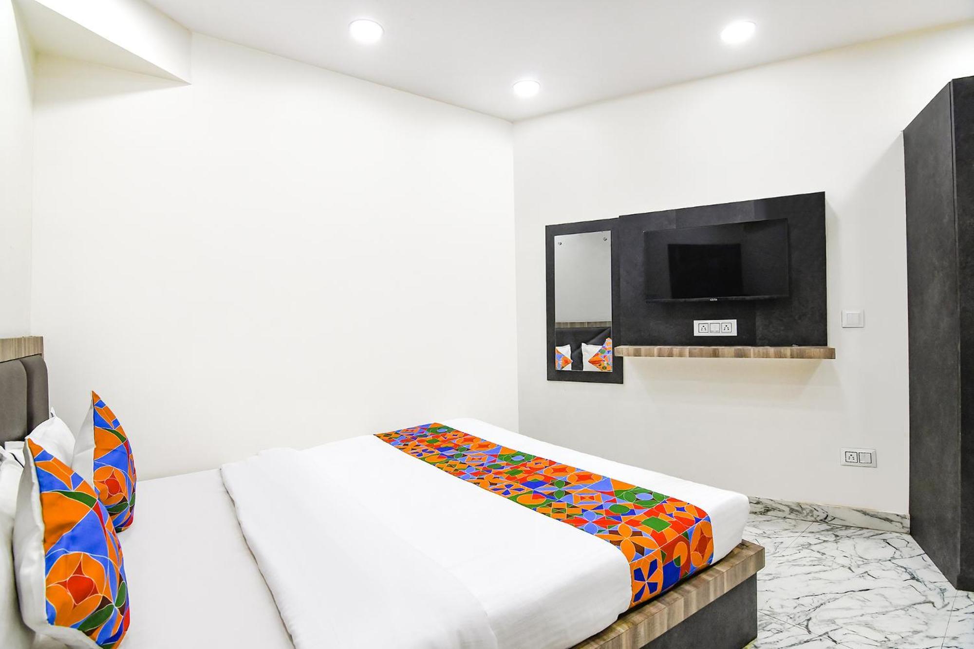 Fabexpress Sr Royale - Nr Sealdah Station Hotel โกลกาตา ภายนอก รูปภาพ
