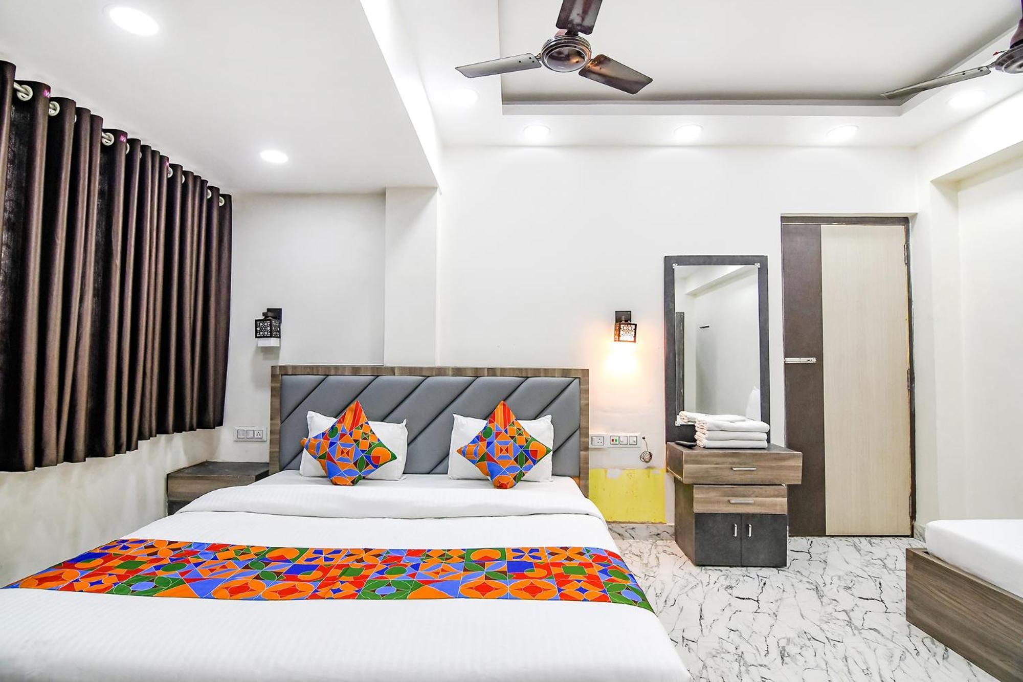 Fabexpress Sr Royale - Nr Sealdah Station Hotel โกลกาตา ภายนอก รูปภาพ