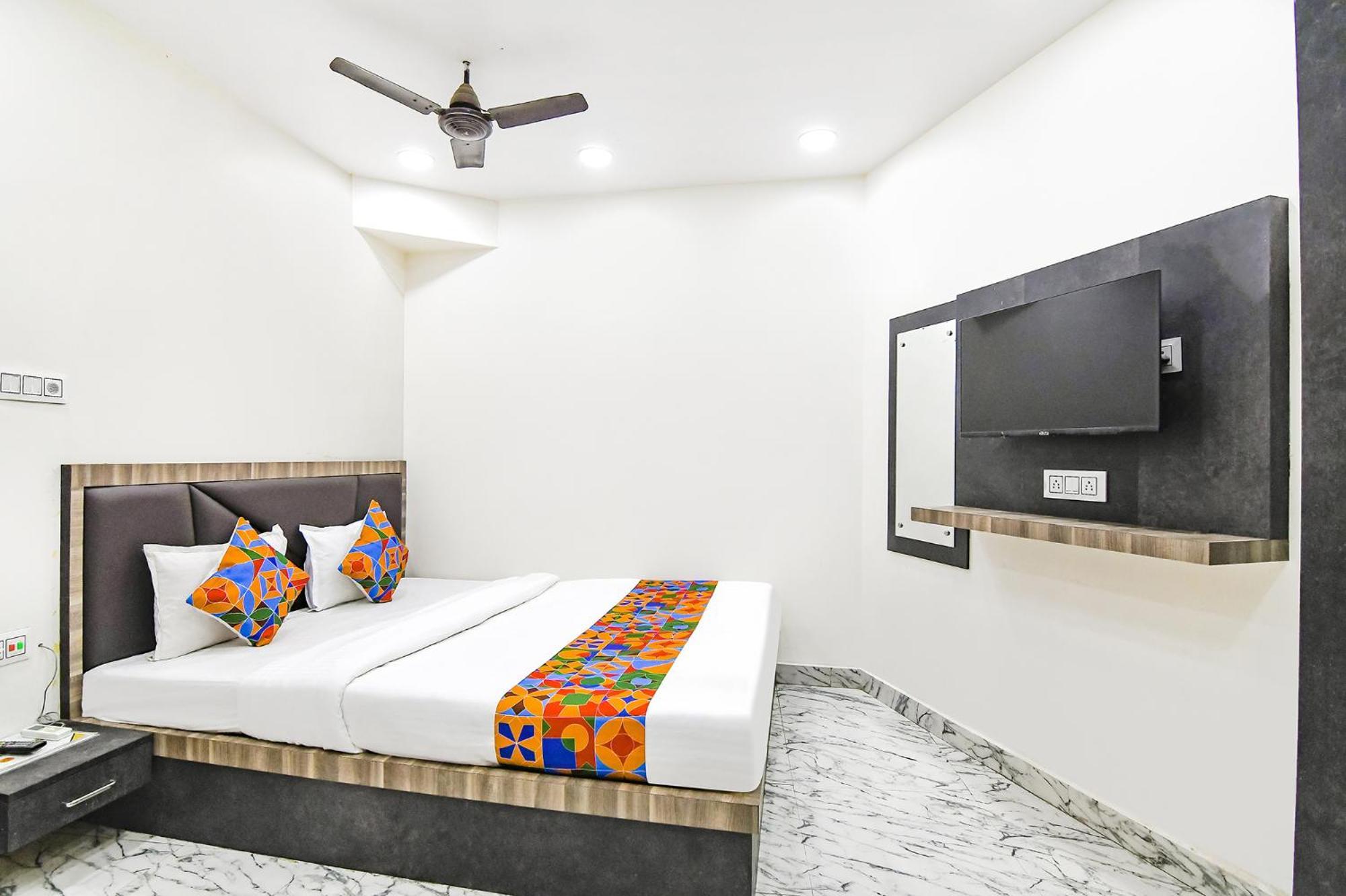 Fabexpress Sr Royale - Nr Sealdah Station Hotel โกลกาตา ภายนอก รูปภาพ